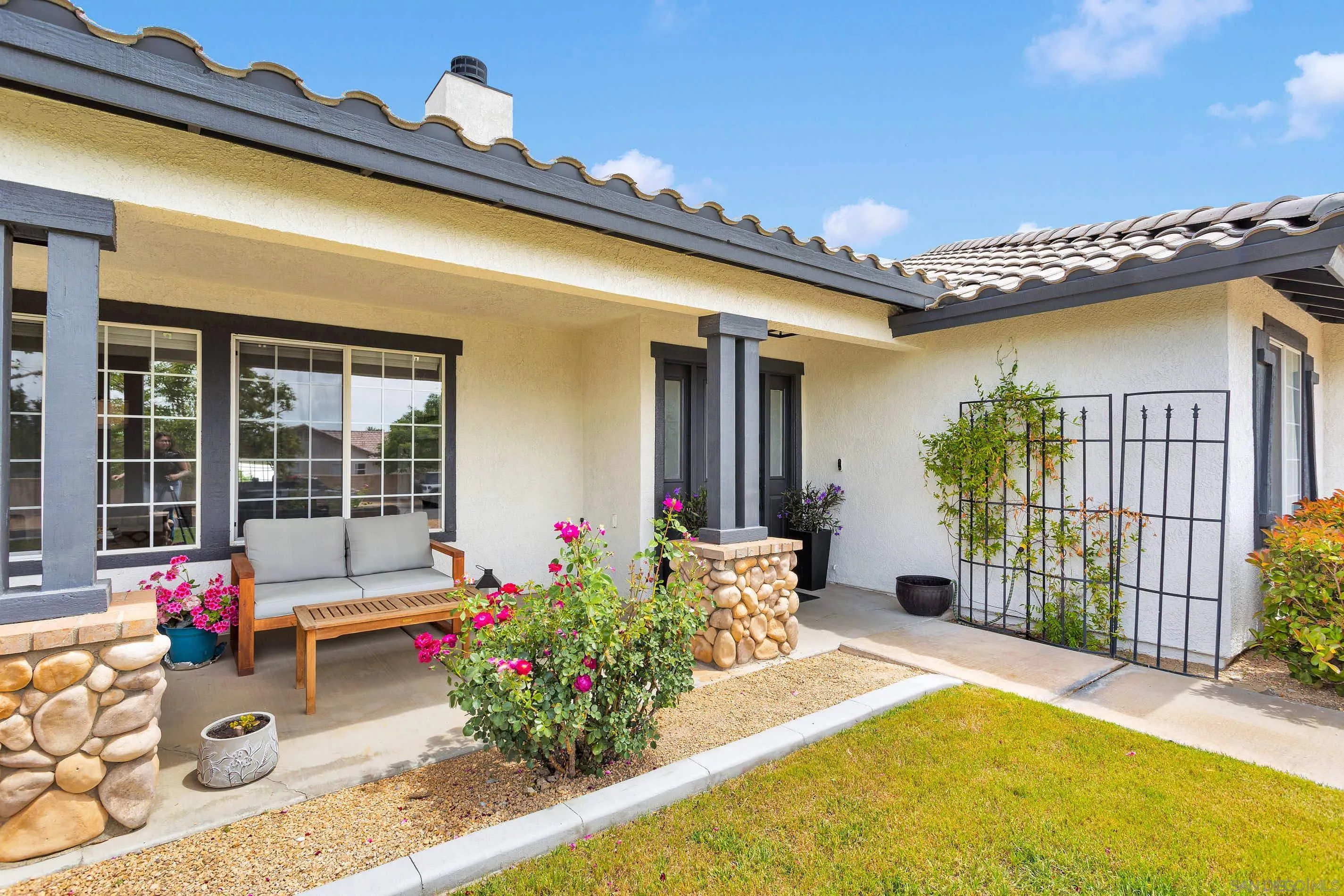 15305 Lookout Road Apple Valley, CA 92307 - Photo 6 of 52 Gallery Image 6