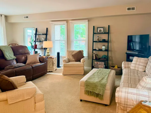 $219,900 | 1555 Lafayette Drive, Unit B, Columbus, OH 43220
