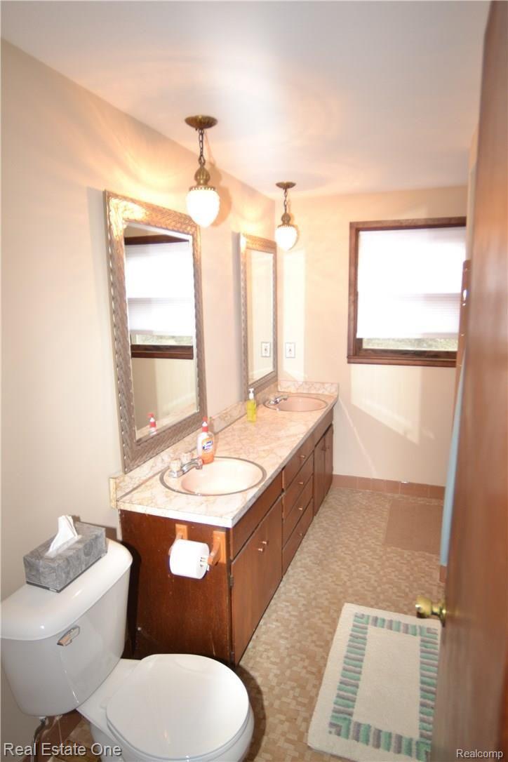35245 West 13 Mile Road Farmington, MI 48331 - Photo 14 of 22 14.jpg