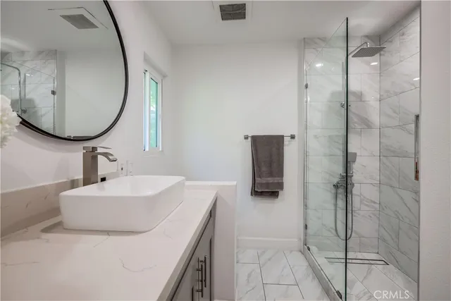 a view of entryway and hall