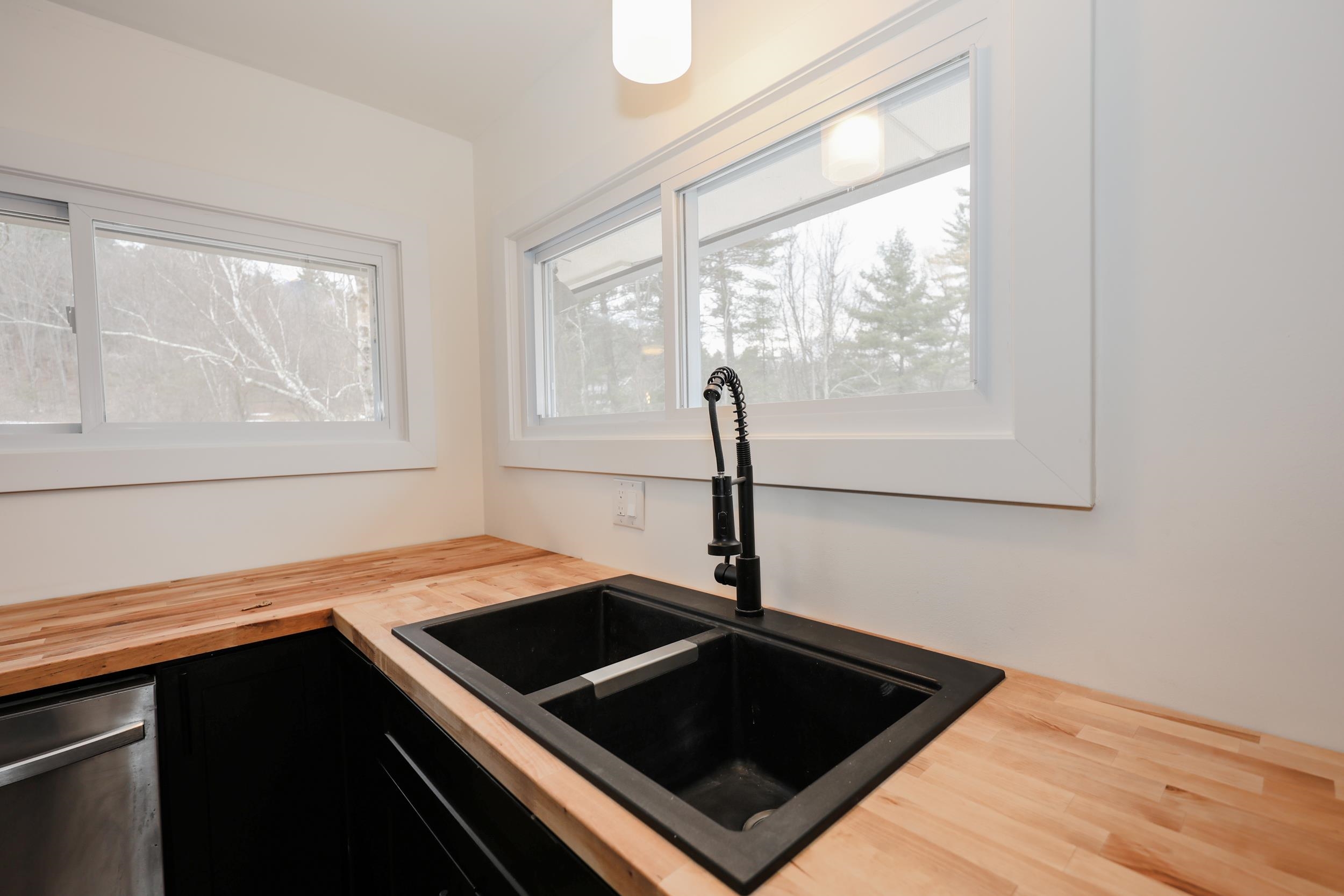 32 Old Bedford Road Bedford, NH 03110 - Photo 13 of 28