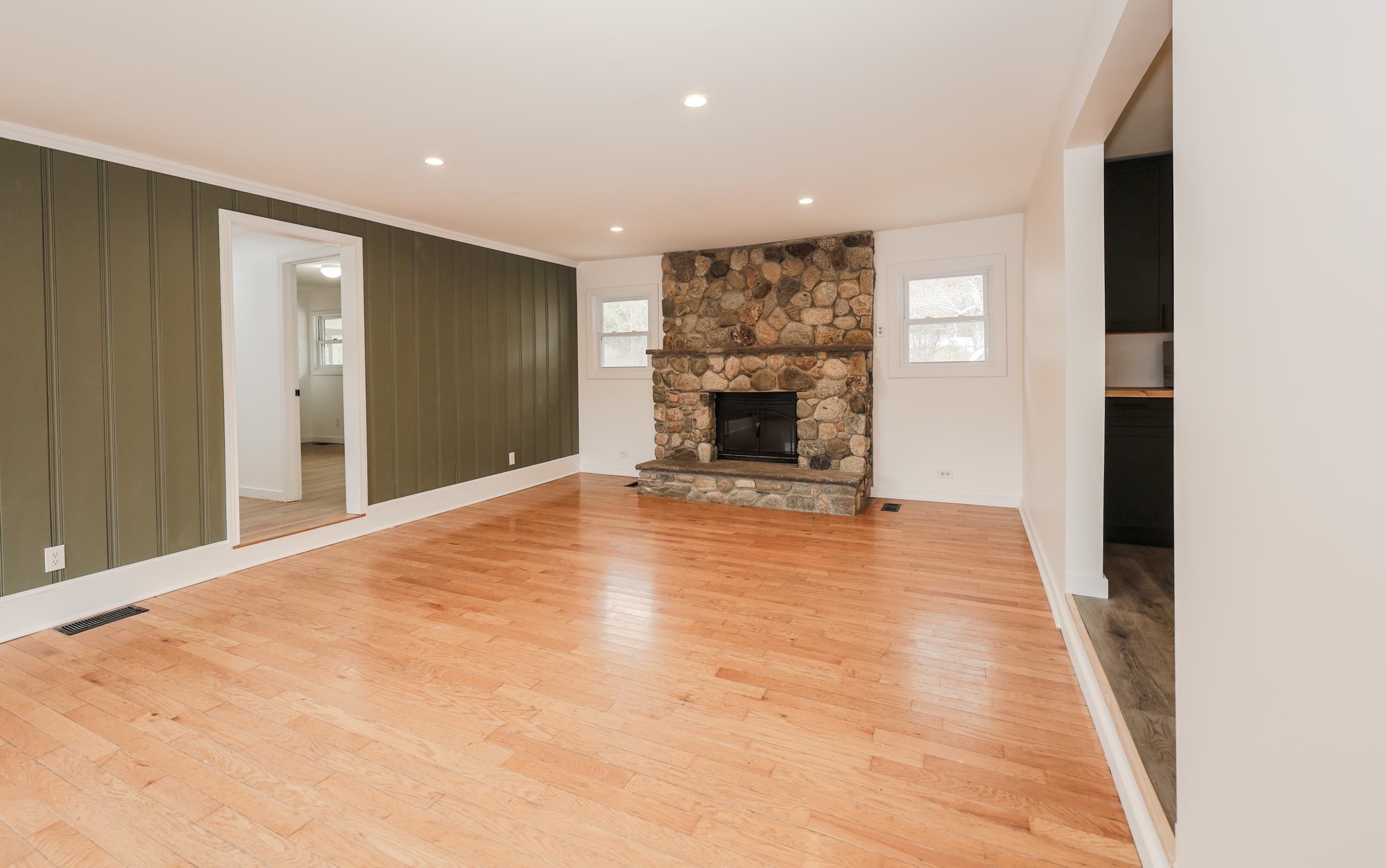 32 Old Bedford Road Bedford, NH 03110 - Photo 18 of 28