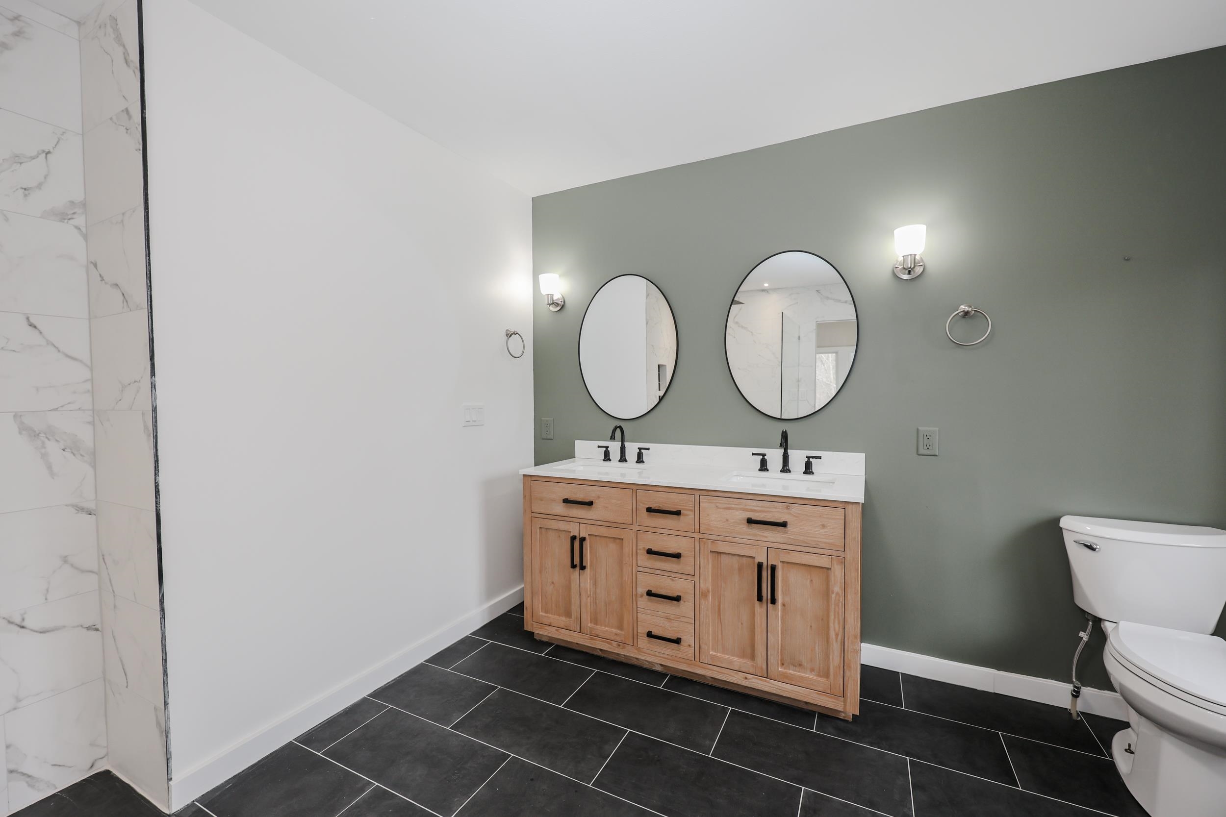 32 Old Bedford Road Bedford, NH 03110 - Photo 19 of 28