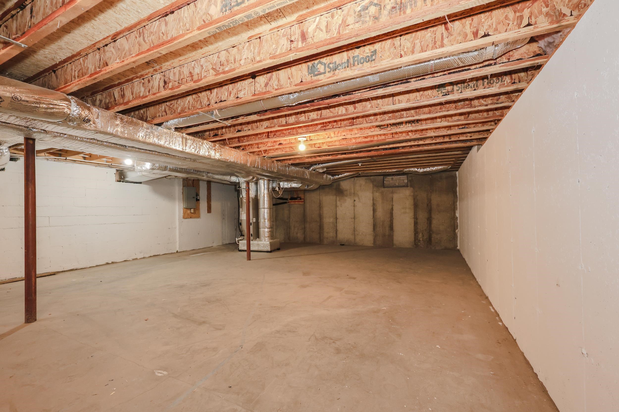 32 Old Bedford Road Bedford, NH 03110 - Photo 21 of 28