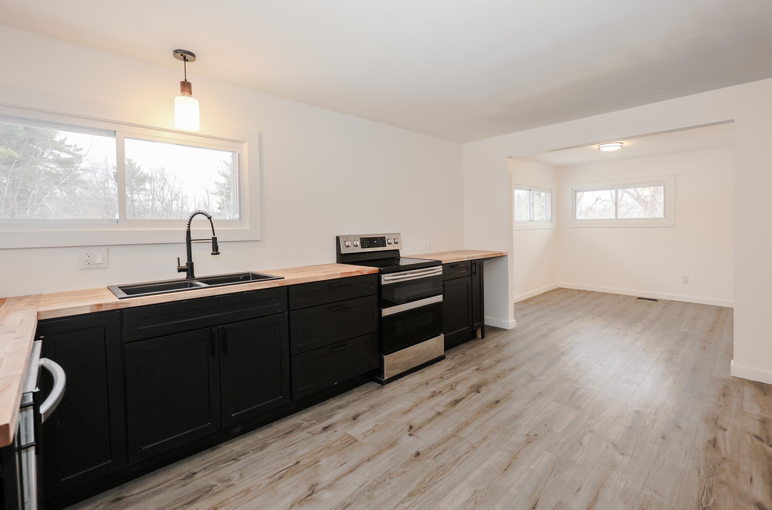 32 Old Bedford Road Bedford, NH 03110 - Photo 6 of 28