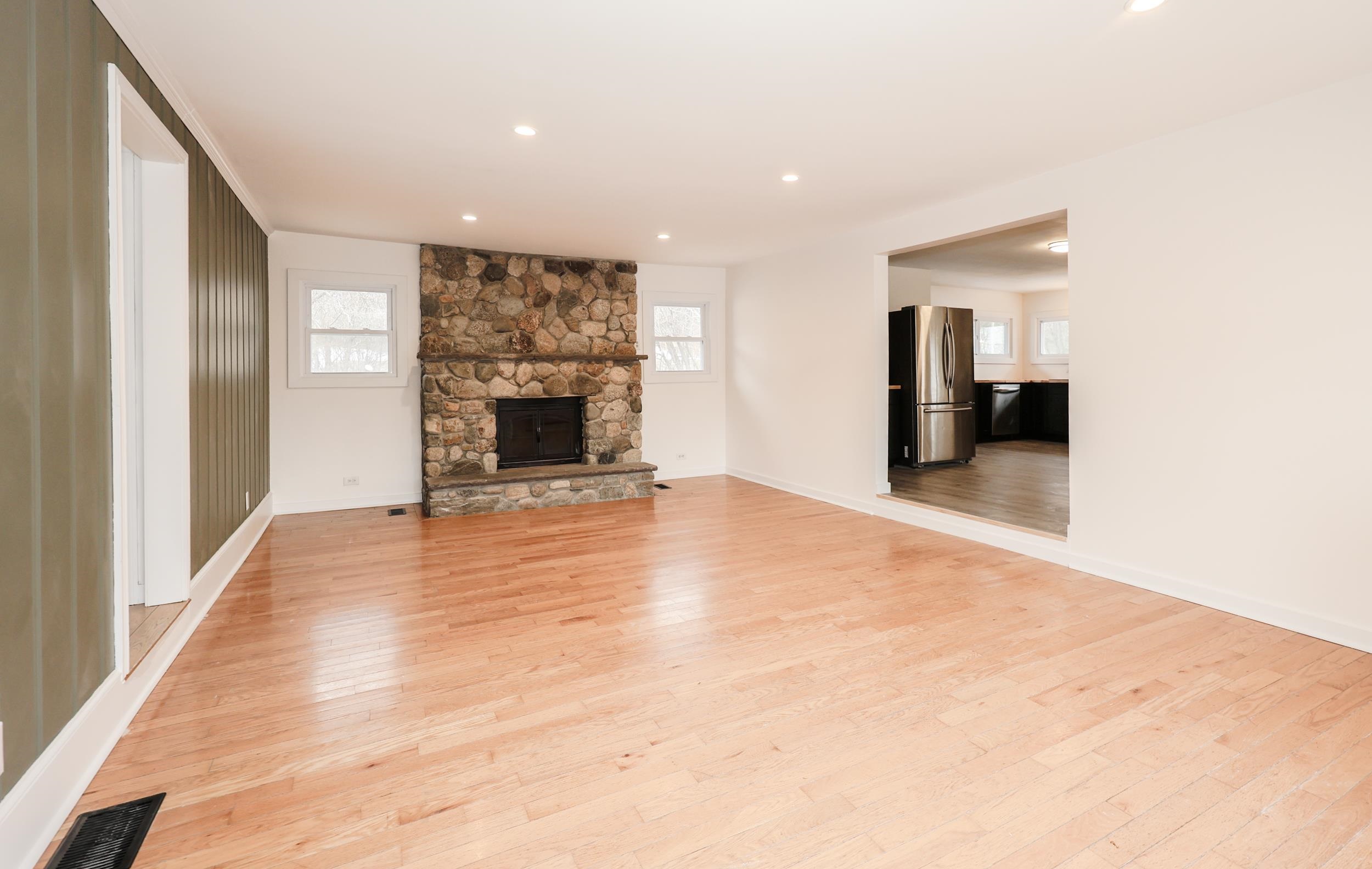 32 Old Bedford Road Bedford, NH 03110 - Photo 9 of 28