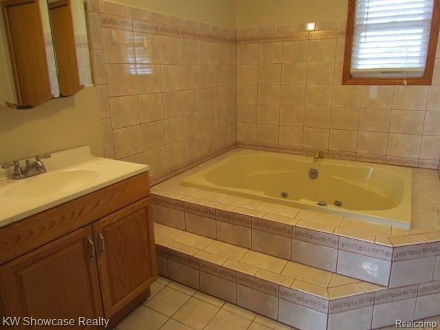 8211 Riley Road Corunna, MI 48817 - Photo 8 of 18 IMG_7281.jpg