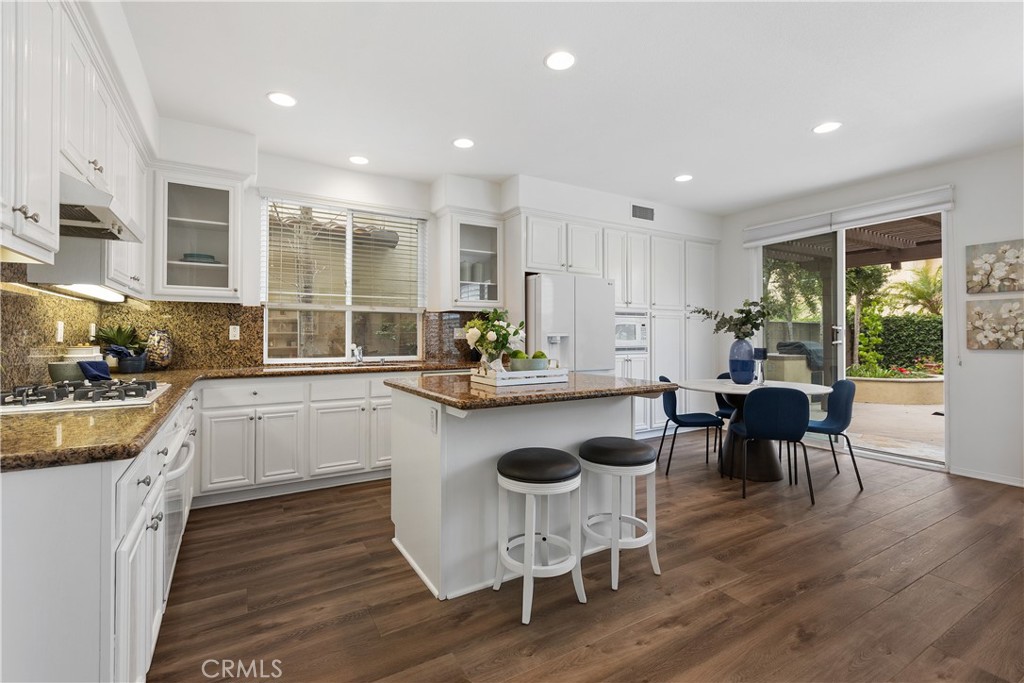 21 Bel Spring Irvine, CA 92602 - Photo 9 of 36
