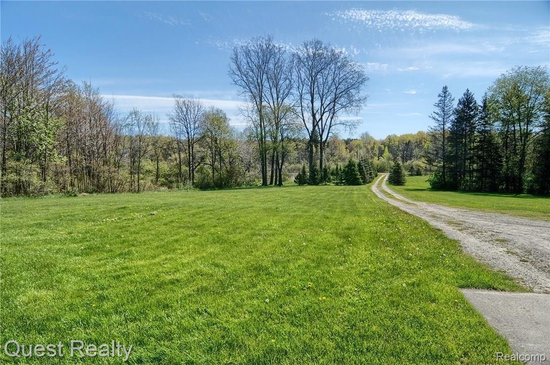 10395 Fish Lake Road Holly, MI 48442 - Photo 7 of 42 Frontyard.jpg