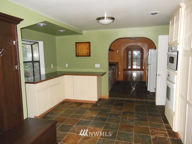 14212 Southwest Lisabuela Road Vashon, WA 98070 - Photo 7 of 15