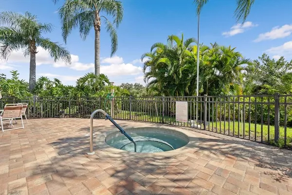 $435,000 | 3871 Alamanda Drive, Sarasota, FL 34238
