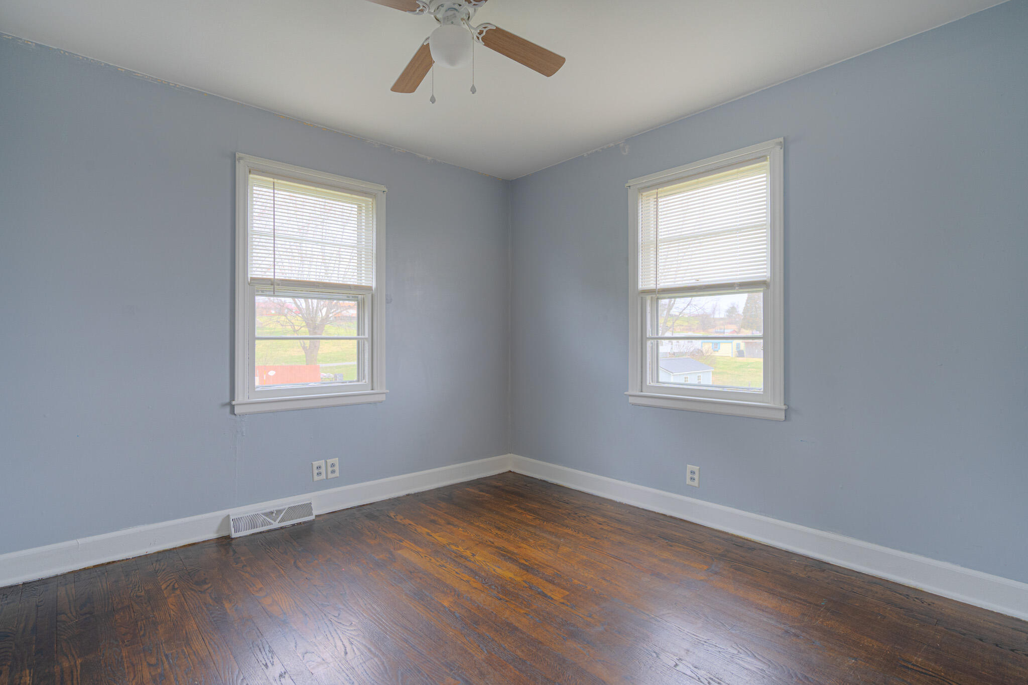 5610 Alum Spring Road Pulaski, VA 24301 - Photo 13 of 17 5610_AlumSpring_Web-13