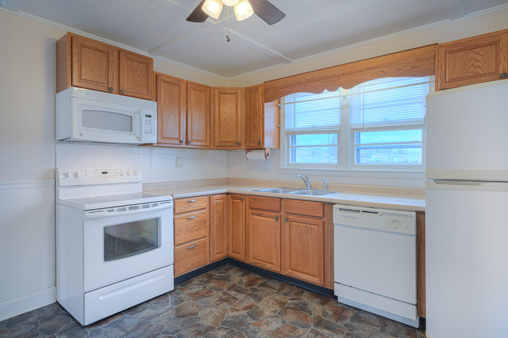 5610 Alum Spring Road Pulaski, VA 24301 - Photo 10 of 17 5610_AlumSpring_Web-10