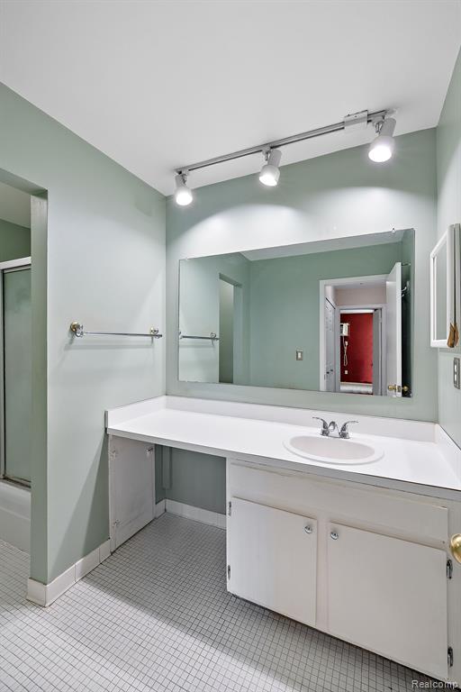 4909 Crooks Road, Unit C8 Royal Oak, MI 48073 - Photo 21 of 32