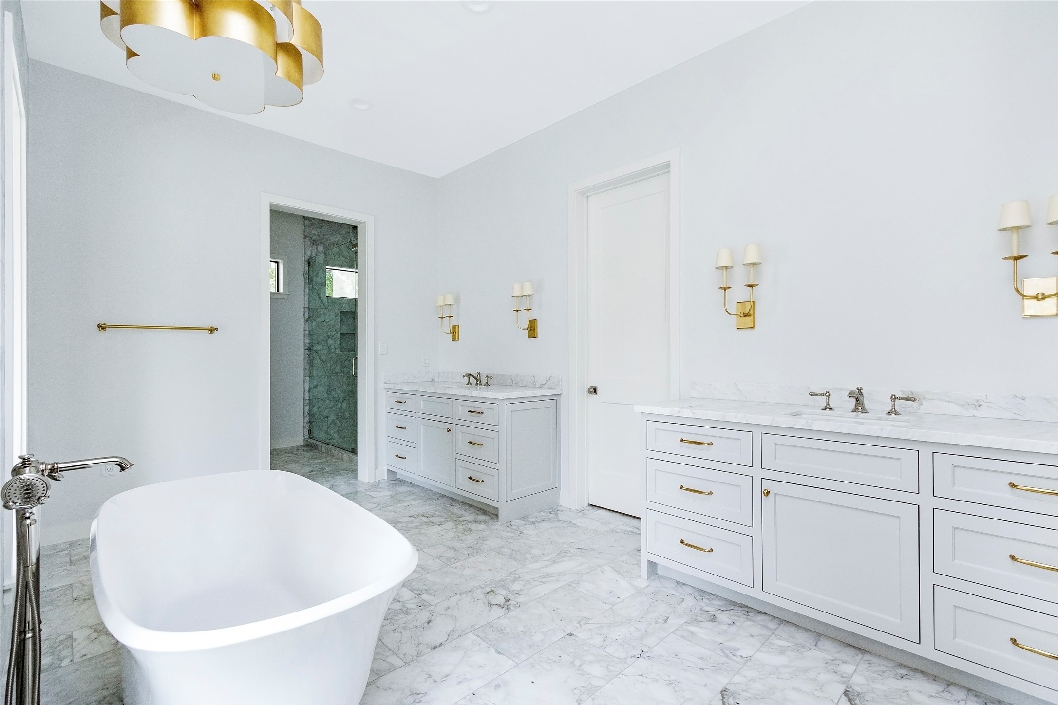 822 West 31st Street Houston, TX 77018 - Photo 12 of 17 Photo is of builders recent completed construction.