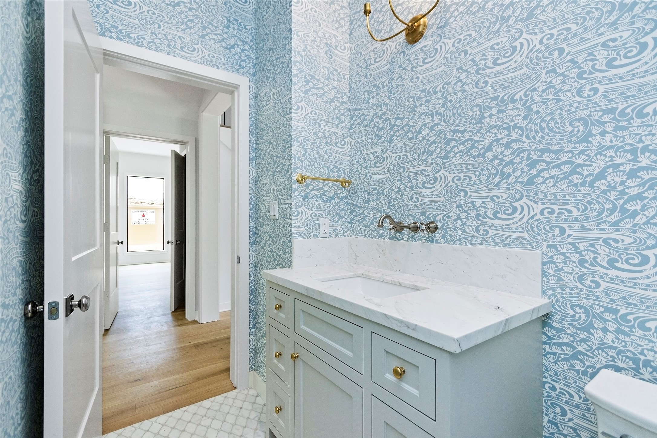 822 West 31st Street Houston, TX 77018 - Photo 8 of 17 Photo is of builders recent completed construction.