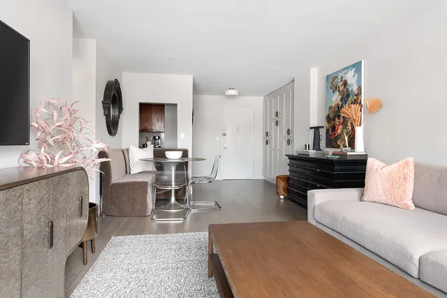 $5,100 | 7 East 14th Street, Unit 1416 | Flatiron