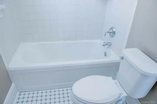 $2,600 | 3212 Franklin Avenue, Unit 2, Millbrook, NY 12545