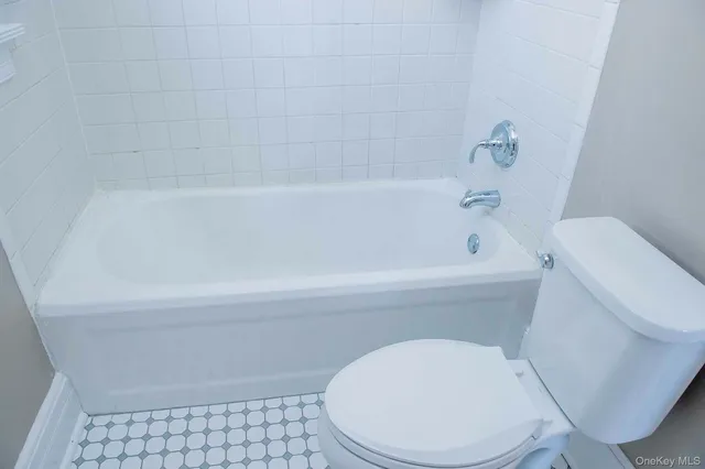 $2,800 | 3212 Franklin Avenue, Unit 2, Millbrook, NY 12545