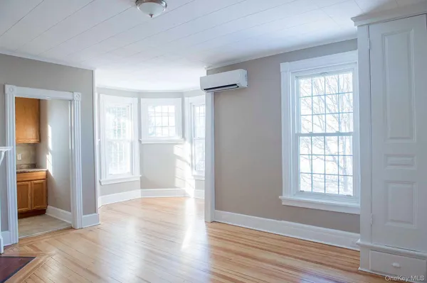 $2,600 | 3212 Franklin Avenue, Unit 2, Millbrook, NY 12545