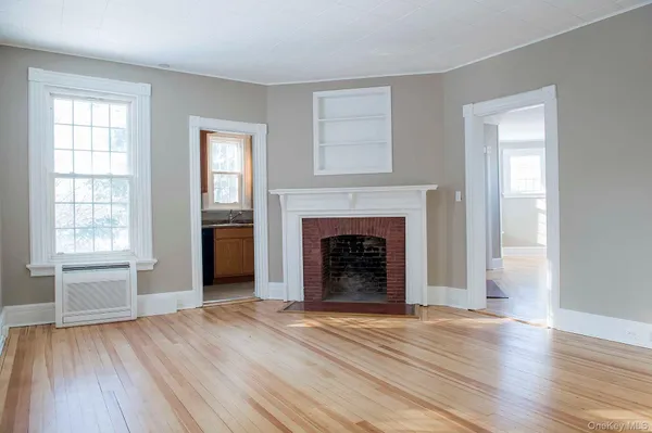 $2,600 | 3212 Franklin Avenue, Unit 2, Millbrook, NY 12545