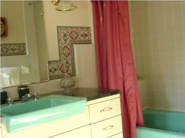 8855 Burning Tree Road Pensacola, FL 32514 - Photo 18 of 24 Full bath complete with bidet & 2 walk-in closets.