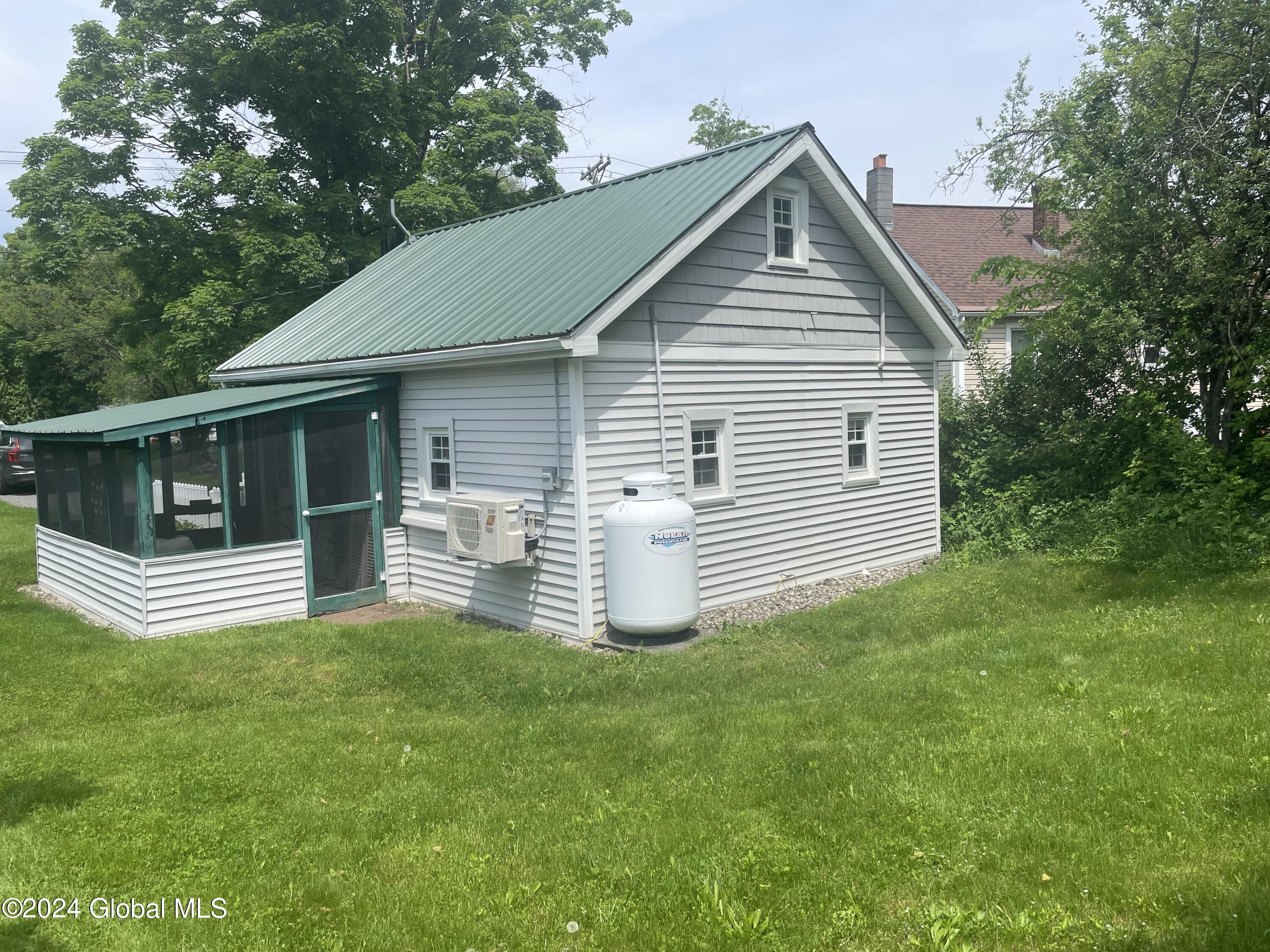 1379 Aquetuck Road New Baltimore, NY 12143 - Photo 16 of 23 IMG_6267