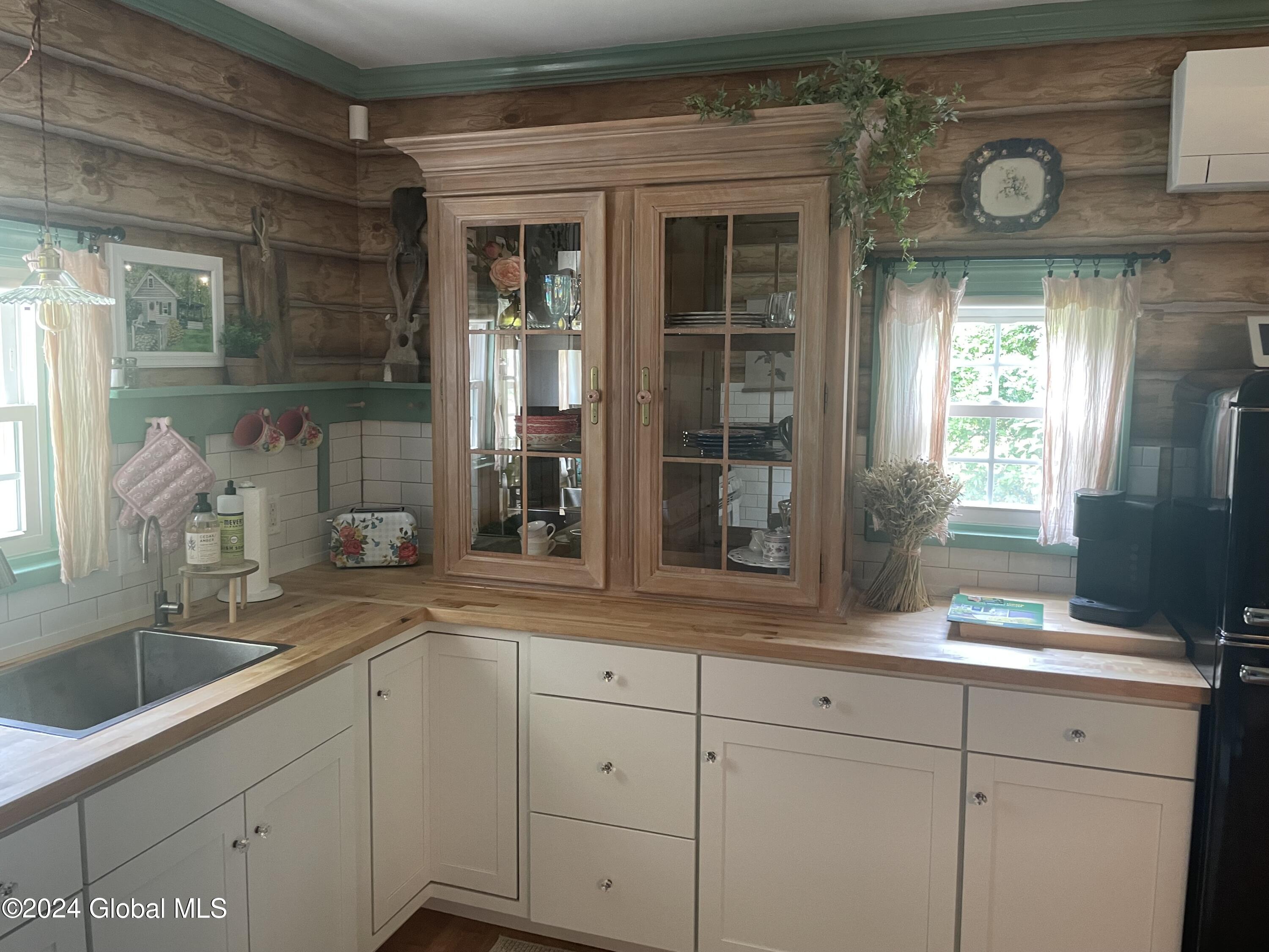 1379 Aquetuck Road New Baltimore, NY 12143 - Photo 5 of 23 IMG_6299