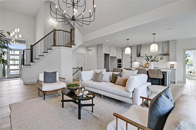 $899,102 | 15365 West 162nd Street, Olathe, KS 66062