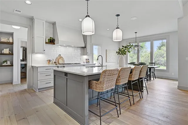 $899,102 | 15365 West 162nd Street, Olathe, KS 66062