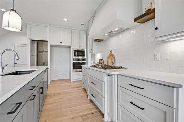 $899,102 | 15365 West 162nd Street, Olathe, KS 66062