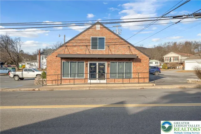 $675,000 | 67 Park Avenue, Wind Gap, PA 18091