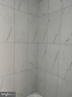 20-3 Florence Tollgate Florence, NJ 08518 - Photo 3 of 4 a bathroom with a shower