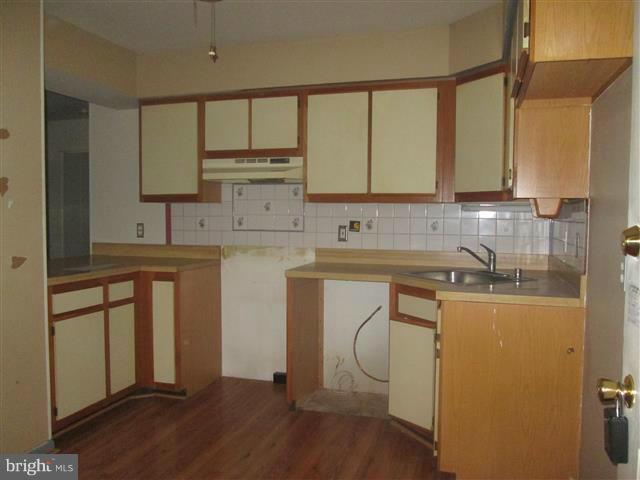 11920 Liberty Road, Unit 204B Frederick, MD 21701 - Photo 7 of 14 Kitchen