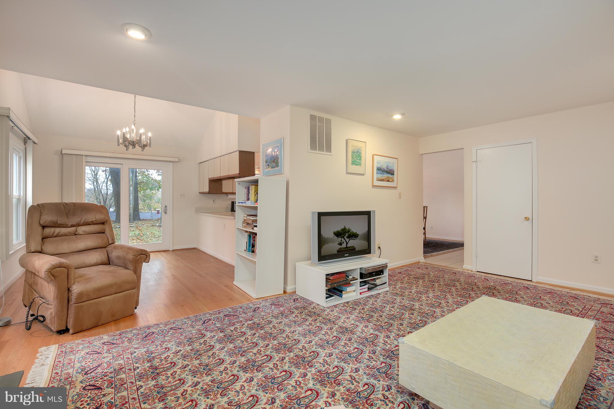 716 Kersey Road Silver Spring, MD 20902 - Photo 6 of 33 Gallery Image 6