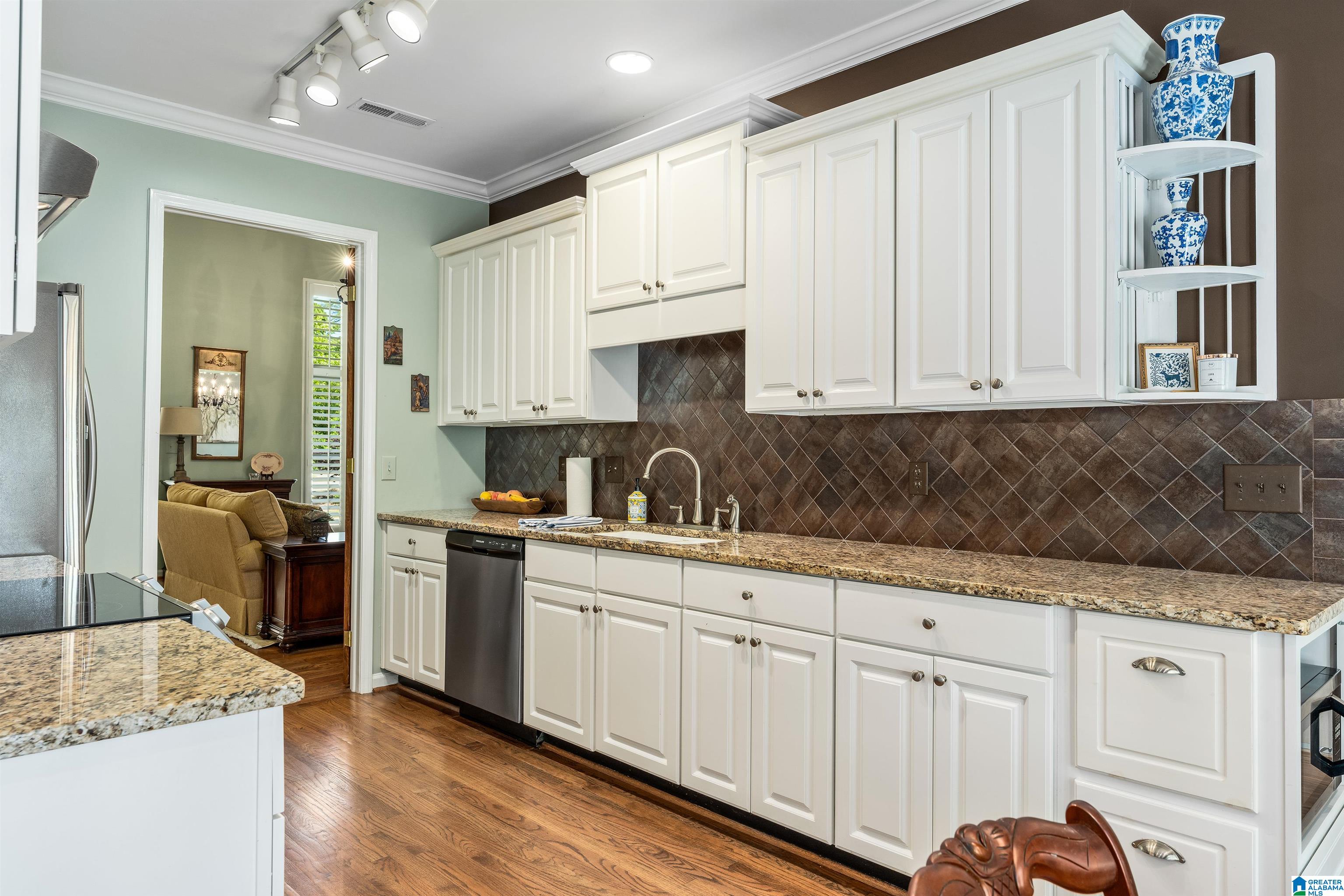 145 Lake Forest Way Alabaster, AL 35114 - Photo 13 of 33