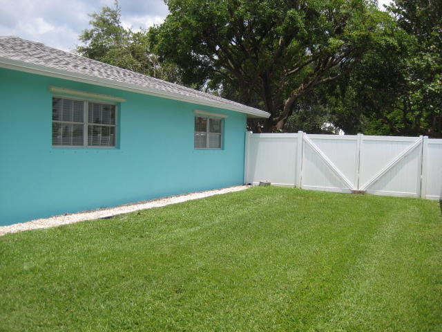 348 Franklin Road Tequesta, FL 33469 - Photo 19 of 23 Crews 011