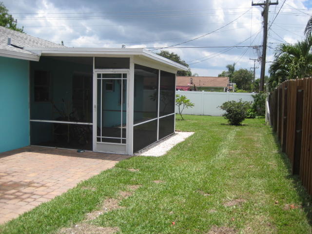 348 Franklin Road Tequesta, FL 33469 - Photo 2 of 23 Crews 007