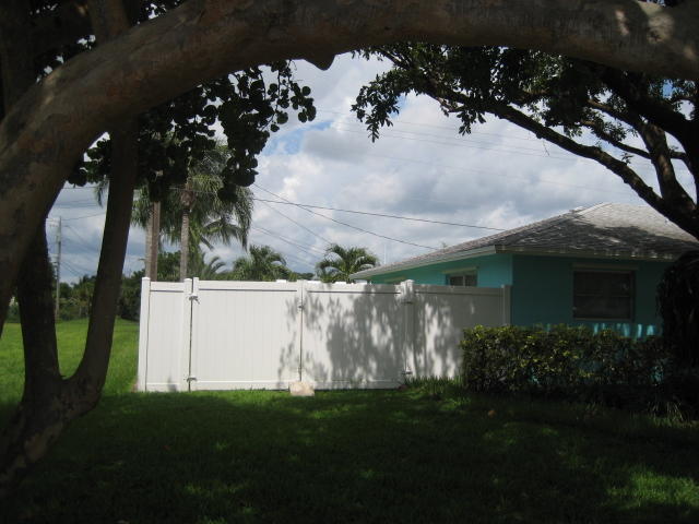348 Franklin Road Tequesta, FL 33469 - Photo 10 of 23 Crews 004