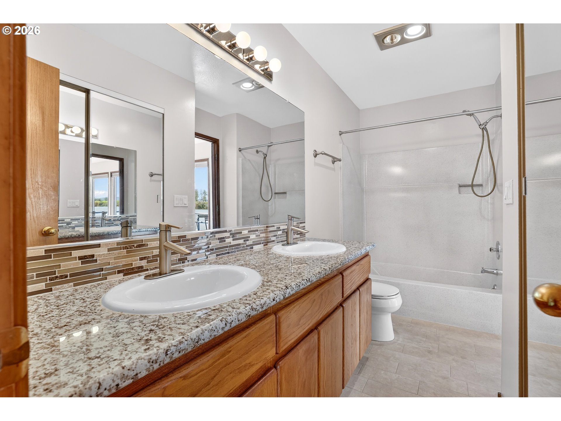 50350 Cowens Road, Unit 39 Scappoose, OR 97056 - Photo 20 of 41 Bathroom