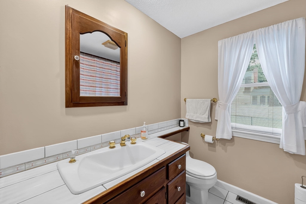 95 Albemarle Road Longmeadow, MA 01106 - Photo 21 of 33 Gallery Image 21