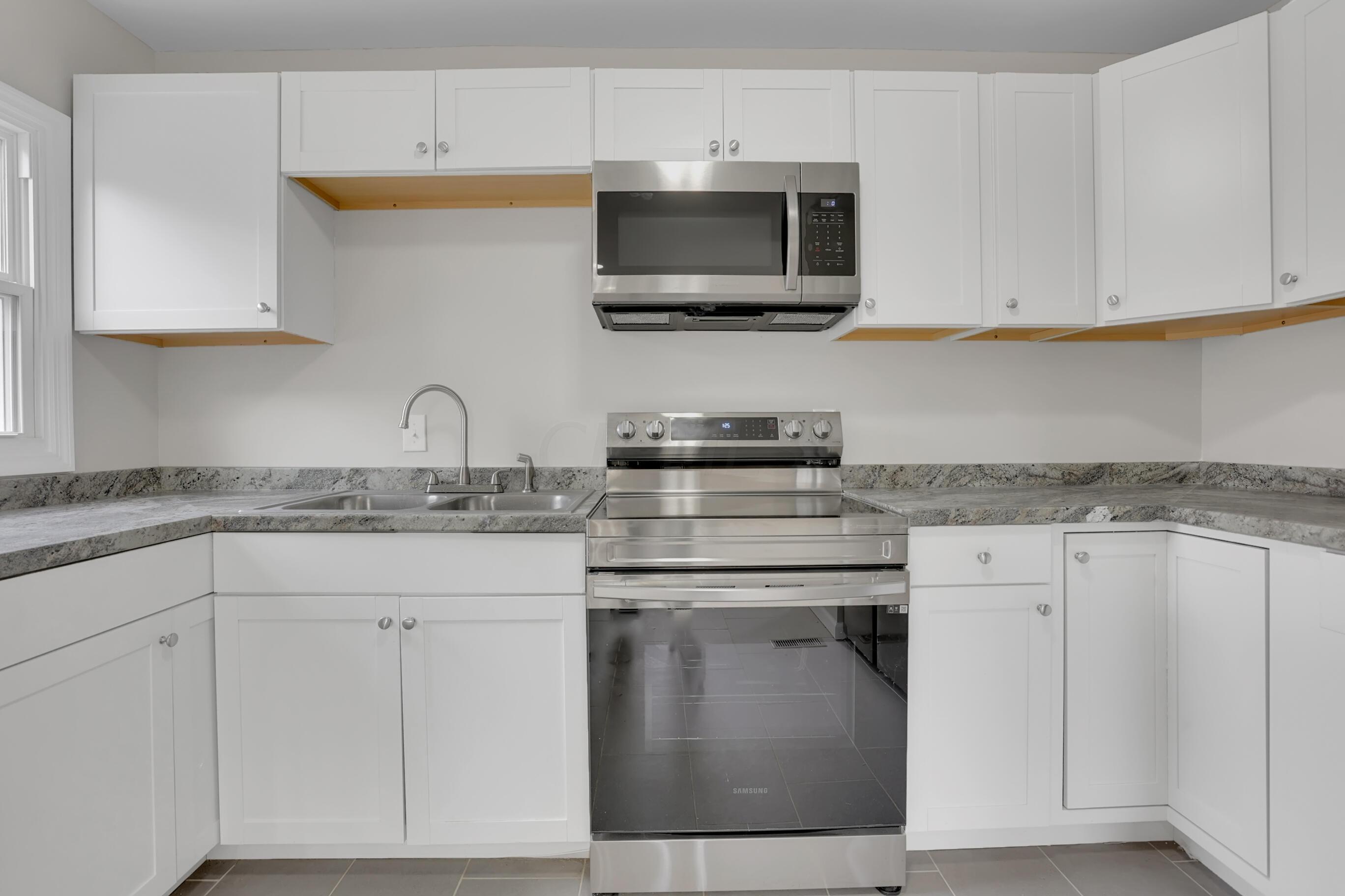 2980 Templeton Road Columbus, OH 43209 - Photo 18 of 31 5F3A7268