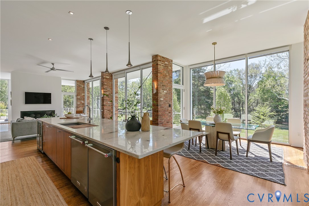 912 South Gaskins Road Henrico, VA 23238 - Photo 14 of 49 Large center island open to dining