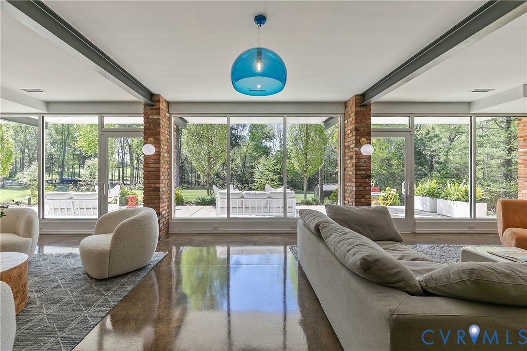 912 South Gaskins Road Henrico, VA 23238 - Photo 30 of 49 Windows Windows Windows!