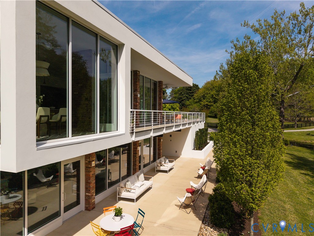 912 South Gaskins Road Henrico, VA 23238 - Photo 39 of 49 Oversized custom windows that let the outside in