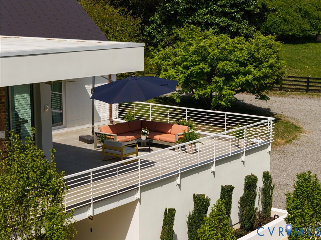 912 South Gaskins Road Henrico, VA 23238 - Photo 40 of 49 Expansive outdoor living spaces