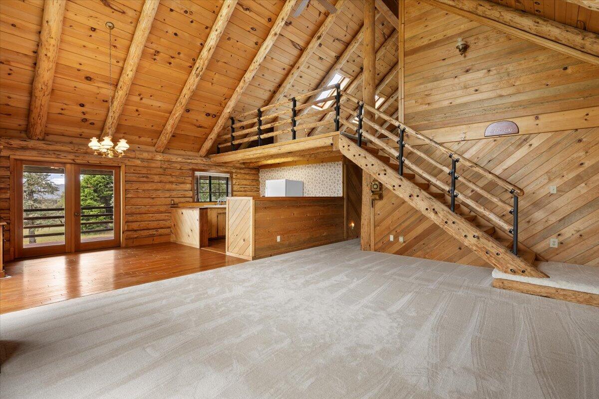 13235 Perry Road White City, OR 97503 - Photo 4 of 39 a view of a livingroom with wooden floor