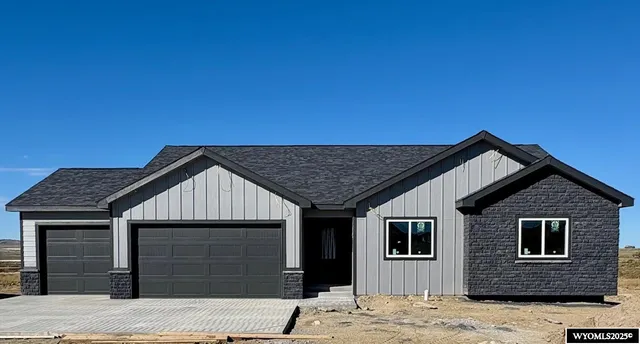 $638,500 | 6570 Meadow Wind Way, Mills, WY 82604