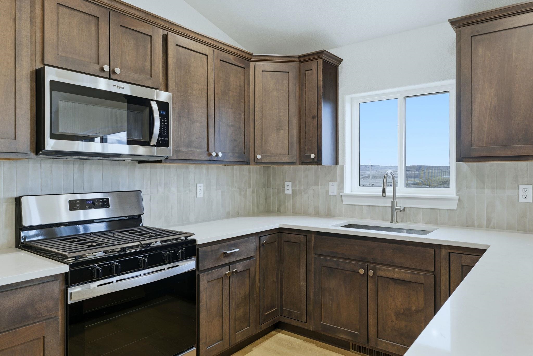 6570 Meadow Wind Way Mills, WY 82604 - Photo 4 of 30