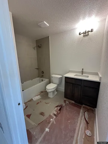 $638,500 | 6570 Meadow Wind Way, Mills, WY 82604